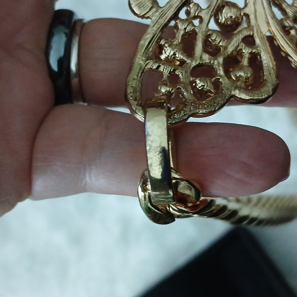 *NWT* Natasha Goldtone Bridal Whimsical Rhinestone Butterfly Statement Necklace - Picture 16 of 16